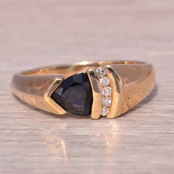 Natural Sapphire and Diamond Ring in Yellow Gold